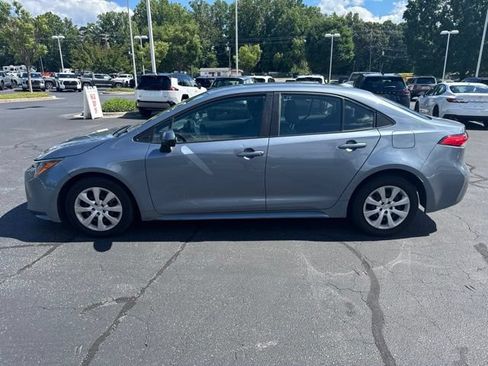 Used 2024 Toyota Corolla LE FWD image 9