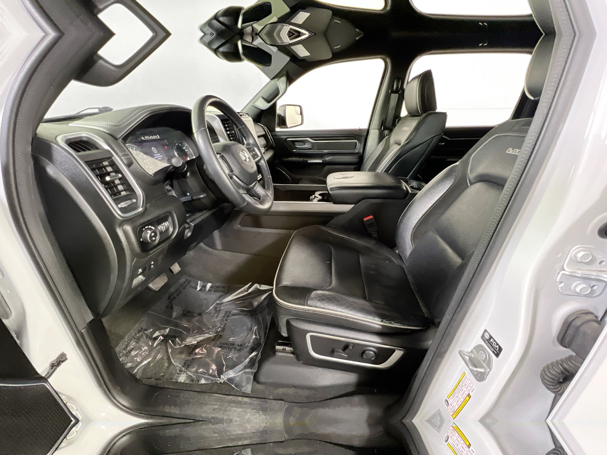 Used 2023 RAM 1500 Laramie AWD/4WD image 21