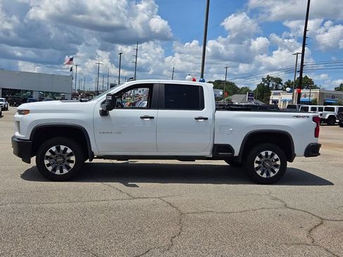 Used 2021 Chevrolet Silverado 2500 Custom w/ Custom Value Package AWD/4WD image 4