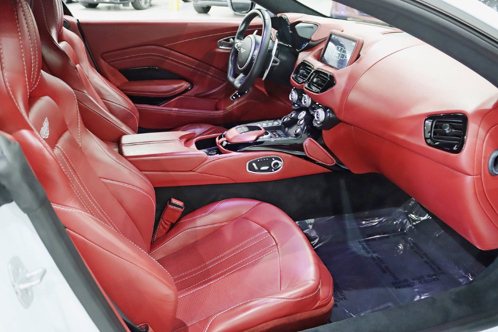Used 2019 Aston Martin V8 Vantage Coupe RWD image 31