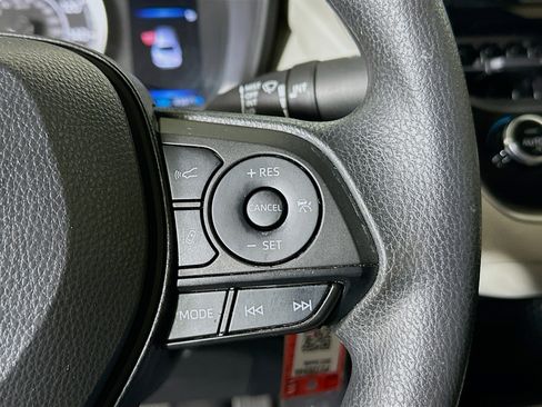 Used 2022 Toyota Corolla LE image 17