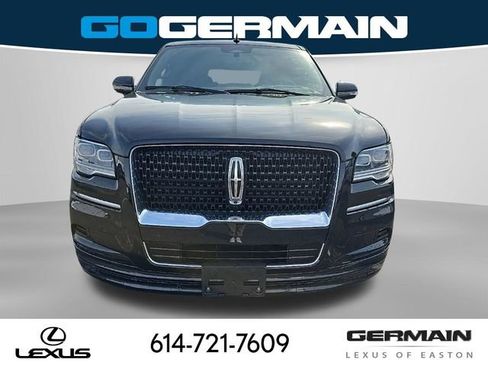 Used 2024 Lincoln Navigator Reserve image 3