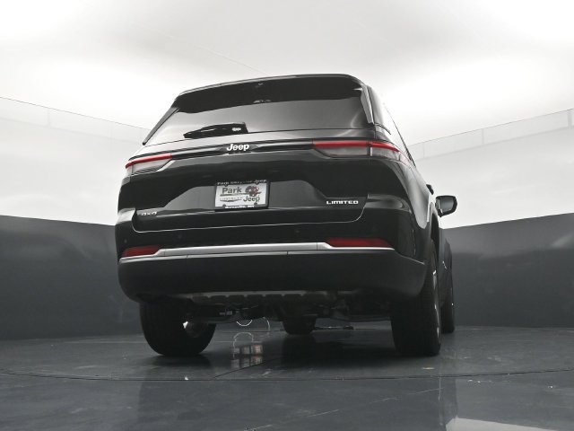 New 2026 Jeep Grand Cherokee Limited w/ Luxury Tech Group II AWD/4WD image 23