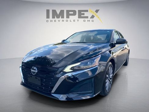 Used 2025 Nissan Altima 2.5 SV FWD image 1
