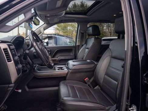 Used 2019 GMC Sierra 2500 Denali w/ Suspension Package, Off-Road image 23