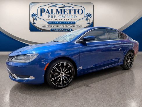 Used 2015 Chrysler 200 Limited FWD image 2