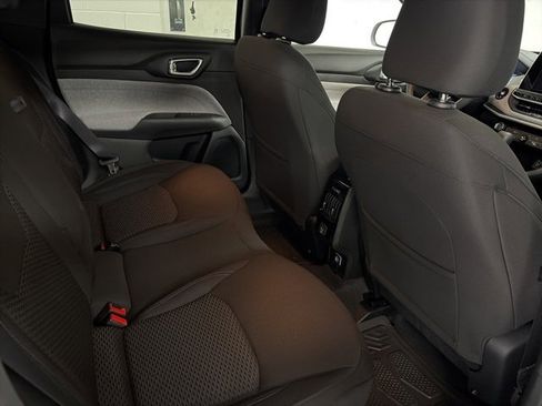 Used 2025 Jeep Compass Sport image 10