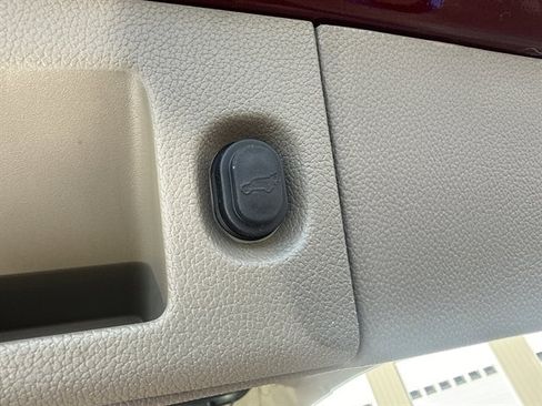 Used 2020 GMC Yukon SLT w/ Open Road Package image 35