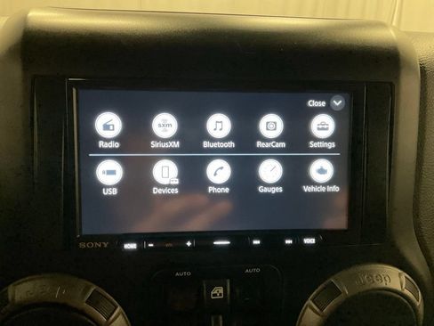 Used 2013 Jeep Wrangler Unlimited Sport AWD/4WD image 14
