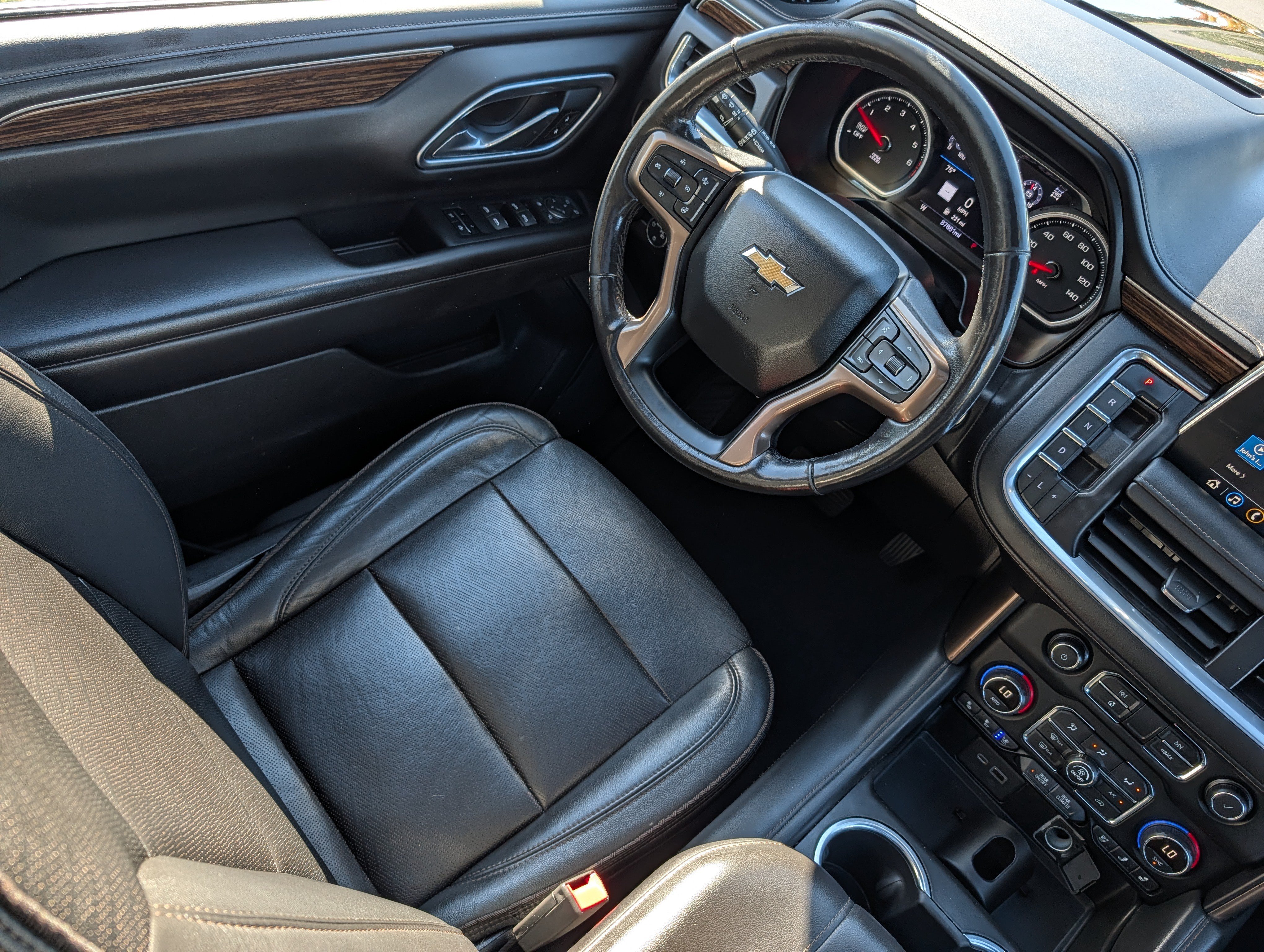 Used 2021 Chevrolet Suburban High Country w/ Premium Package AWD/4WD image 9