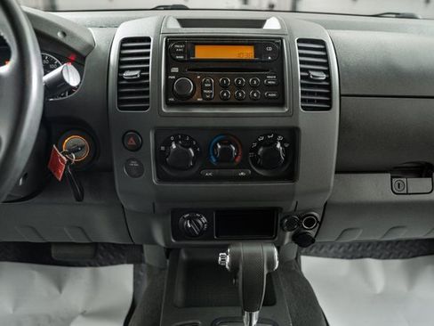 Used 2006 Nissan Frontier LE image 24