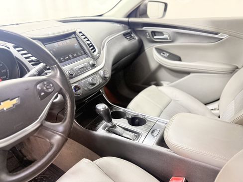 Used 2018 Chevrolet Impala LT image 21