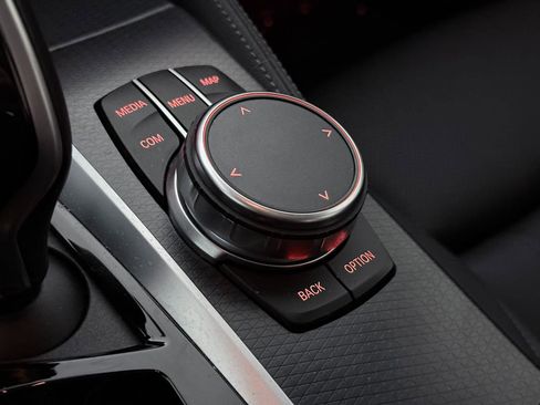 Used 2023 BMW 540i xDrive w/ M Sport Package image 39