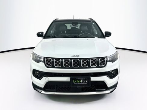 Used 2025 Jeep Compass Limited AWD/4WD image 2