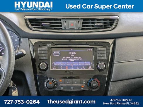 Used 2018 Nissan Rogue S AWD/4WD image 20