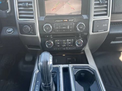 Used 2015 Ford F150 Lariat image 22