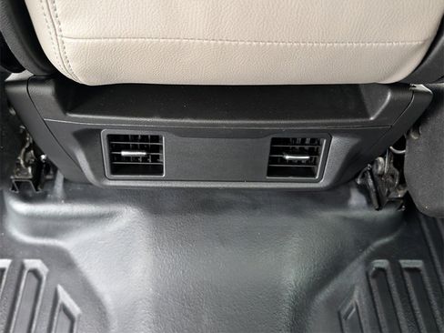 Used 2024 Chevrolet Silverado 3500 LT image 25