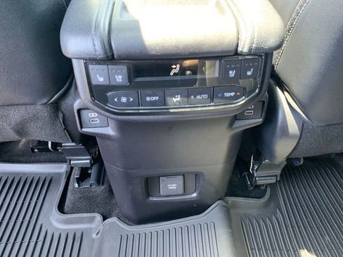 Used 2024 Toyota Grand Highlander AWD Hybrid image 33