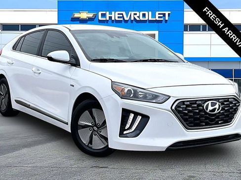 Used 2020 Hyundai Ioniq SE FWD image 1