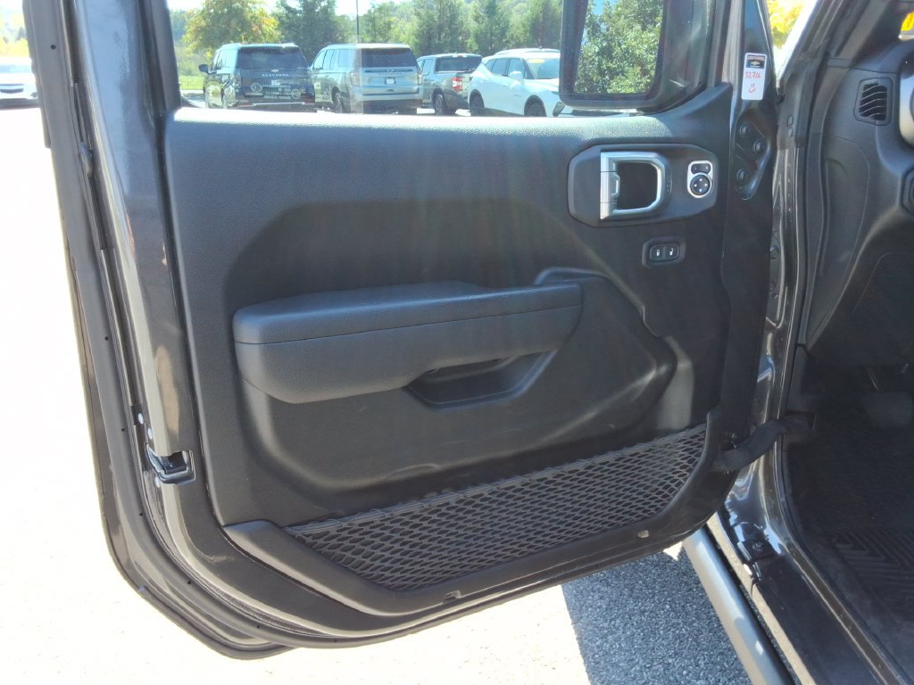 Used 2023 Jeep Gladiator Sport AWD/4WD image 20