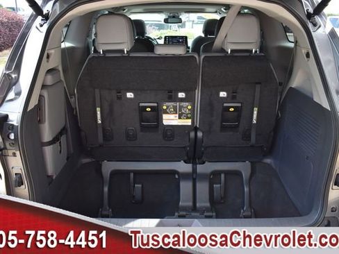 Used 2023 Toyota Sienna XLE FWD image 10