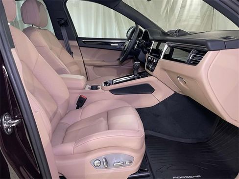 New 2026 Porsche Macan image 23