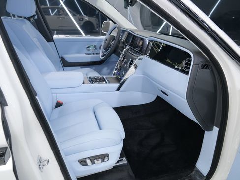 Used 2026 Rolls-Royce Cullinan image 53