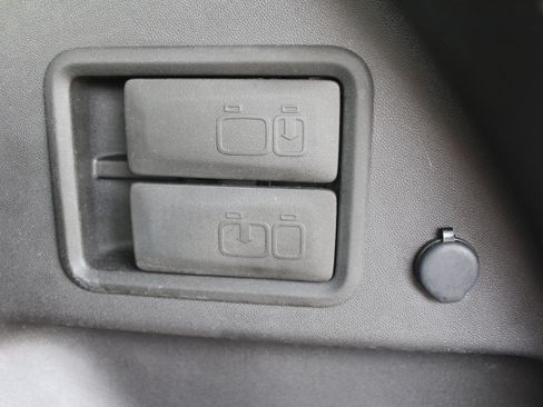 Used 2024 GMC Terrain AT4 image 8