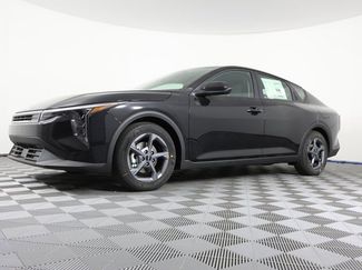 Used 2025 Kia K4 LXS video 1