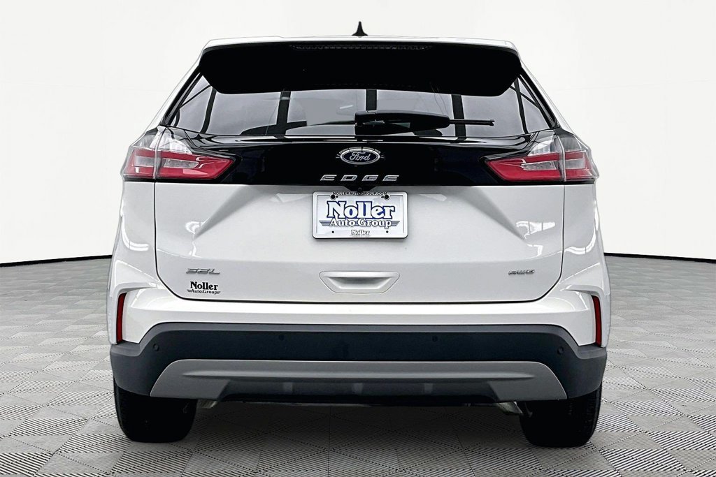 Certified 2024 Ford Edge SEL w/ Convenience Package AWD/4WD image 4