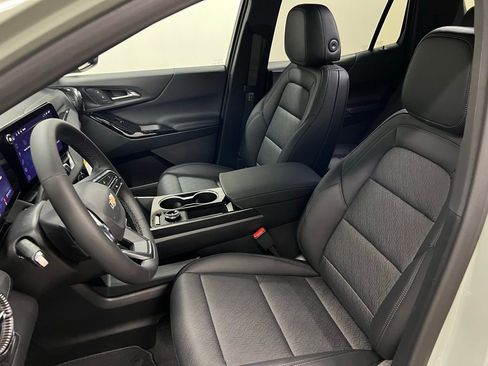 New 2026 Chevrolet Equinox LT w/ Convenience Package II image 24