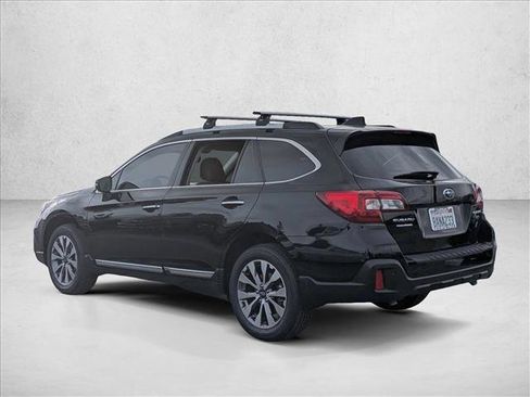 Used 2018 Subaru Outback 3.6R Touring image 7