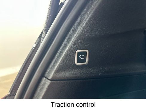 Used 2025 Chrysler Pacifica Select FWD image 26