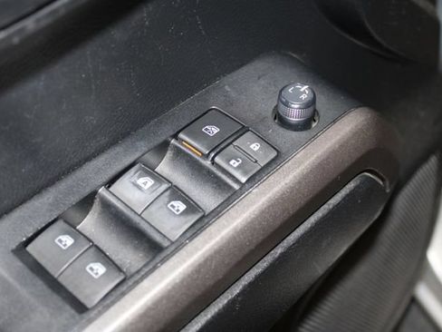 Used 2022 Toyota Tacoma SR5 RWD image 9