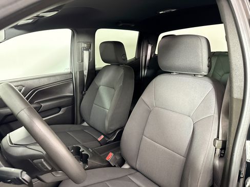 Used 2023 Chevrolet Colorado W/T RWD image 17
