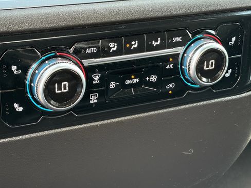 Used 2024 GMC Sierra 1500 SLT AWD/4WD image 25