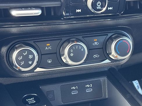 Certified 2025 Nissan Kicks SV AWD/4WD image 17