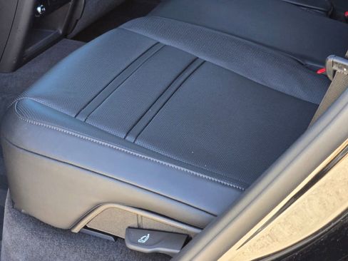 Certified 2025 Porsche Cayenne image 35