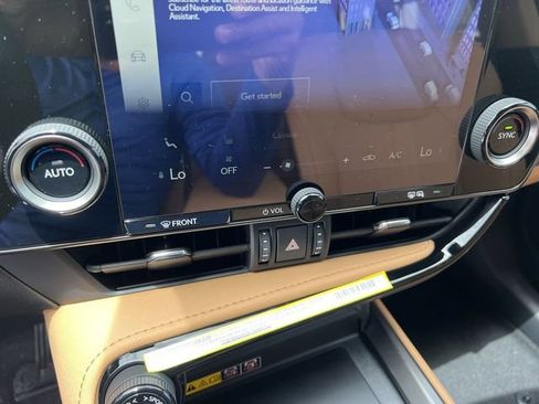 Used 2025 Lexus NX 250 FWD w/ Towing Package (2000 Lbs) image 19