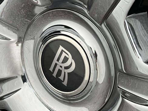 Used 2011 Rolls-Royce Ghost RWD image 22