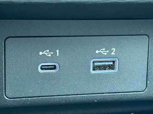 Used 2025 Mitsubishi Outlander 4WD Plug-In Hybrid image 17