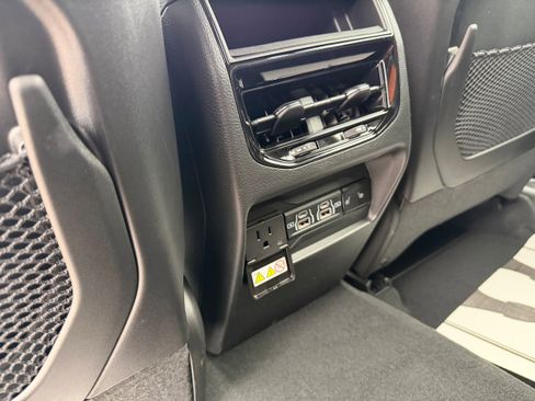 New 2025 Jeep Grand Cherokee Limited image 11