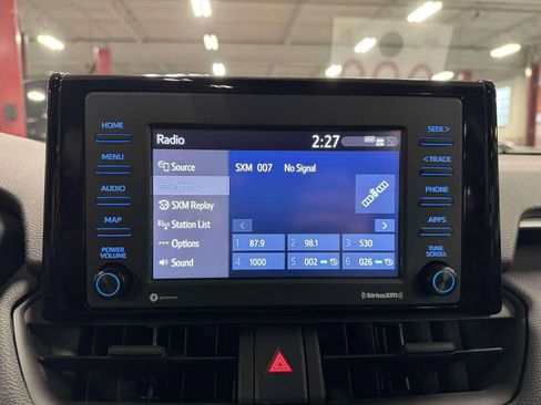 Used 2022 Toyota RAV4 XLE w/ Convenience Package image 27