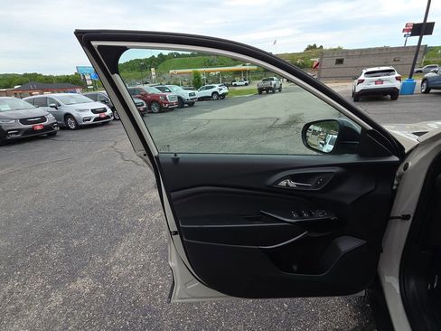 New 2026 Chevrolet Trax RS w/ Sunroof Package FWD image 12