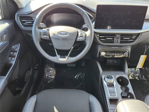 Used 2023 Ford Escape SE image 12