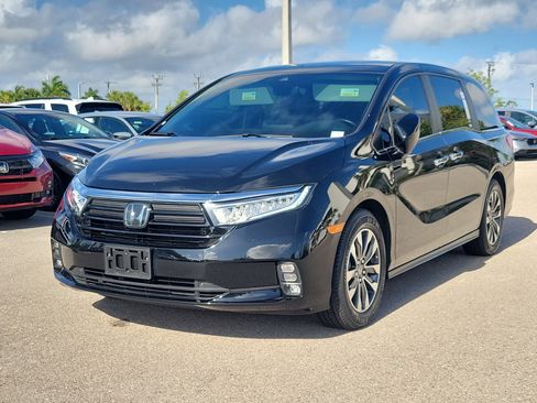 Used 2023 Honda Odyssey EX-L image 3