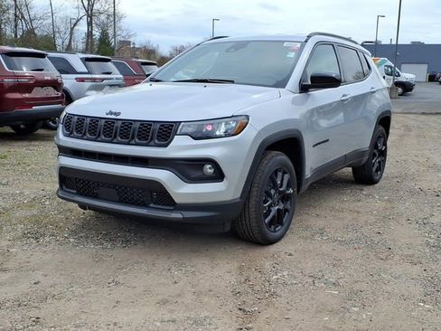 New 2026 Jeep Compass Latitude image 7