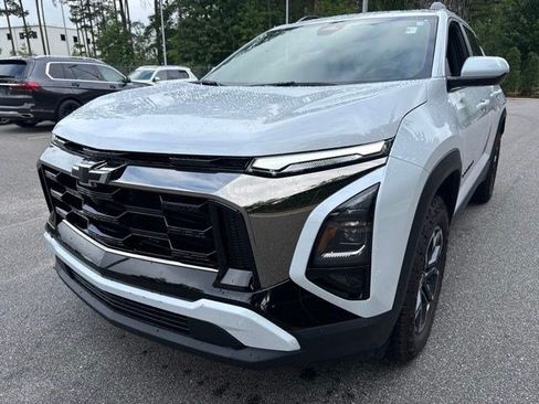 Used 2026 Chevrolet Equinox ACTIV w/ Convenience Package III FWD image 1