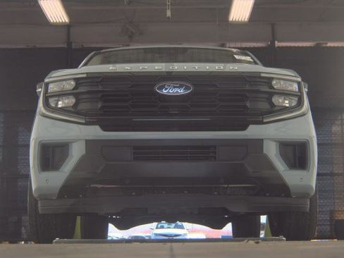 Used 2025 Ford Expedition Max Active image 11