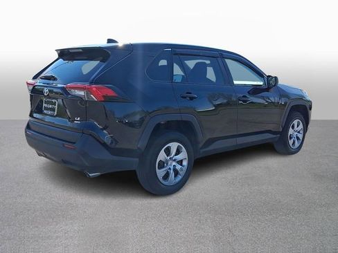 Used 2022 Toyota RAV4 LE image 4